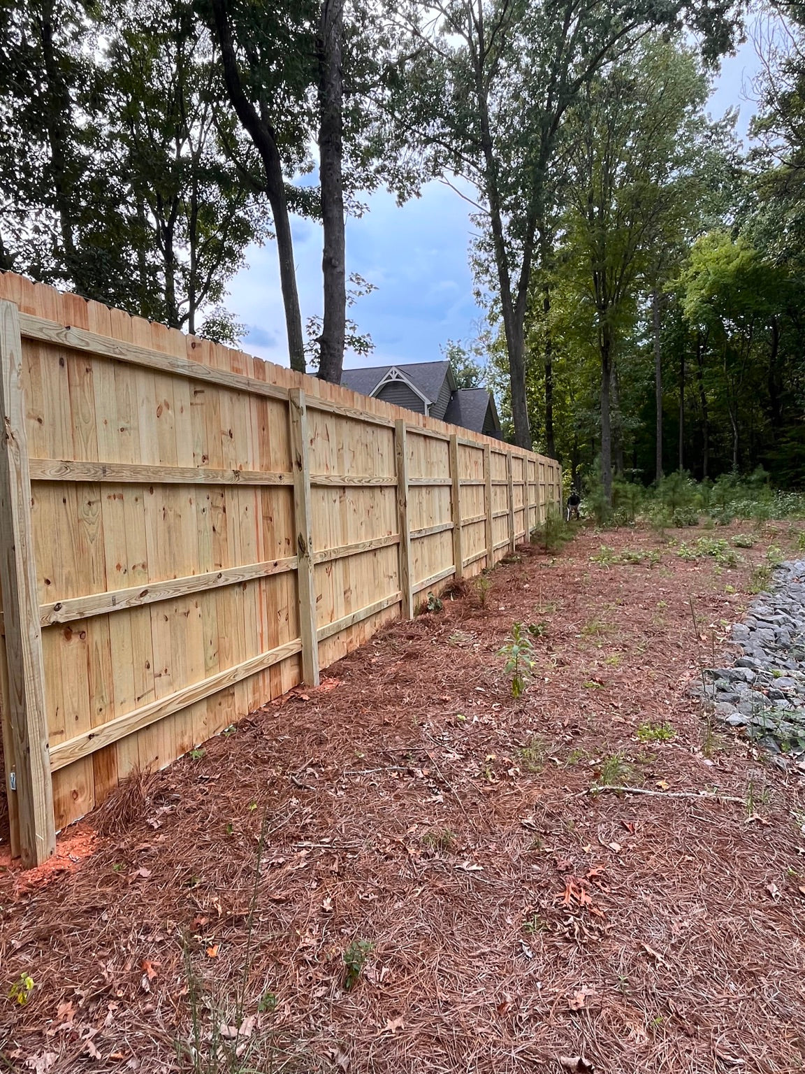 Fance type Wood privacy fence / stockade-style privacy fence
